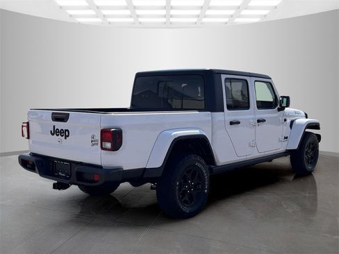 Used 2021 Jeep Gladiator Willys image 5