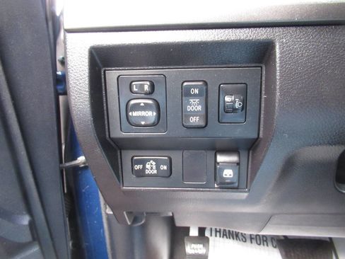 Used 2014 Toyota Tundra SR5 w/ SR5 Upgrade Package image 22