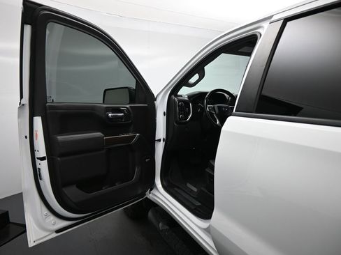 Used 2019 Chevrolet Silverado 1500 LT Trail Boss image 9