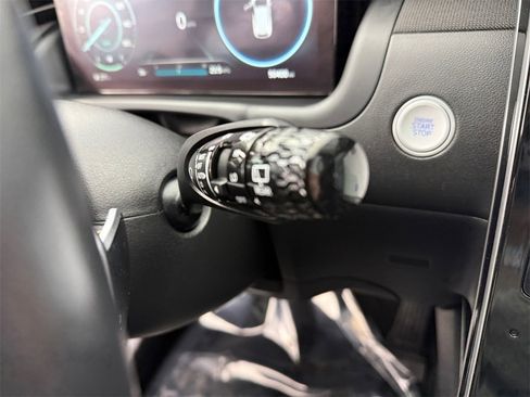 Used 2024 Hyundai Tucson Limited image 32