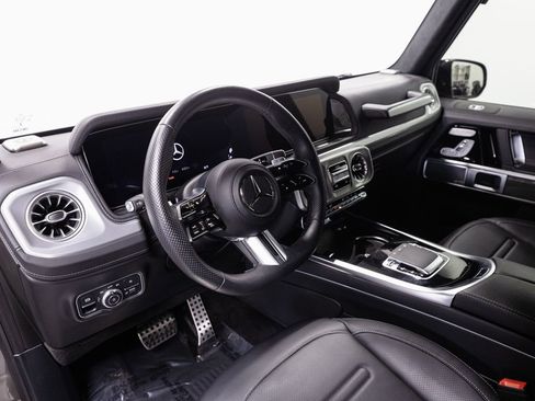 Used 2025 Mercedes-Benz G 550 image 9