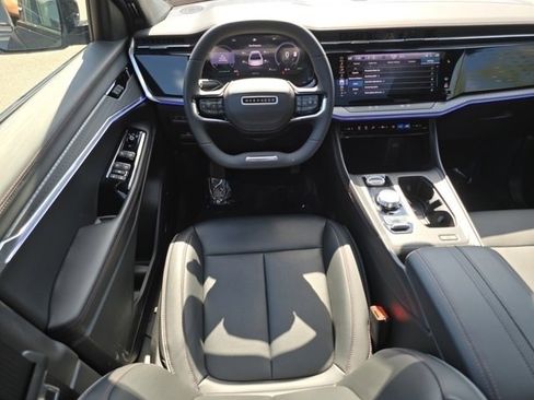 Used 2025 Jeep Wagoneer S Limited image 3