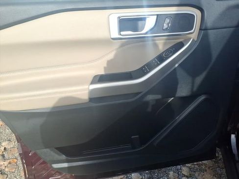 Certified 2022 Ford Explorer XLT w/ Equipment Group 202A image 15