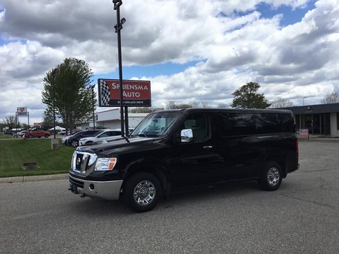 Used 2018 Nissan NV 3500 SL RWD image 9
