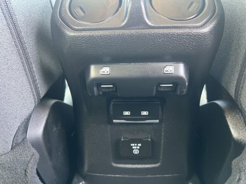 Used 2025 Jeep Wrangler Unlimited Sahara AWD/4WD image 41