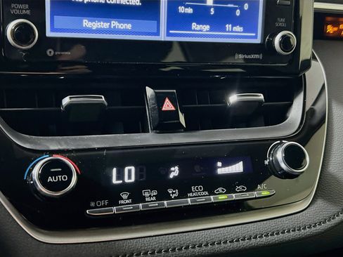 Used 2022 Toyota Corolla SE FWD image 25