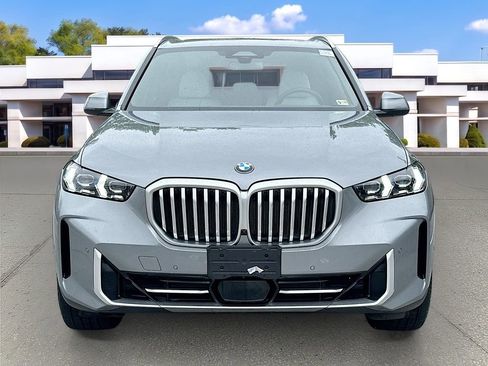 Used 2025 BMW X5 xDrive40i w/ Executive Package AWD/4WD image 2