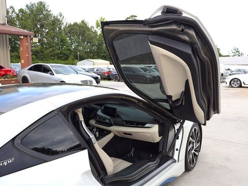 Used 2016 BMW i8 AWD/4WD image 40