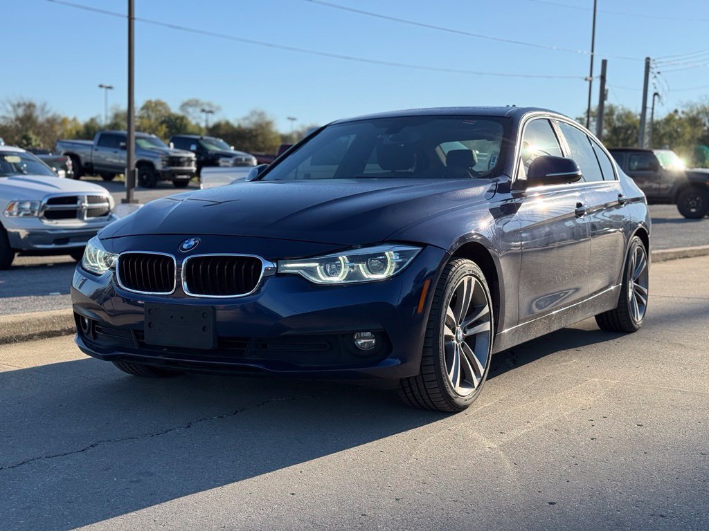 Used 2018 BMW 330i xDrive Sedan AWD/4WD image 2