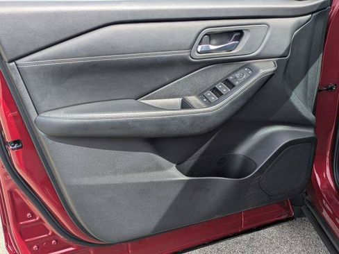 Certified 2025 Nissan Rogue SL AWD/4WD image 12