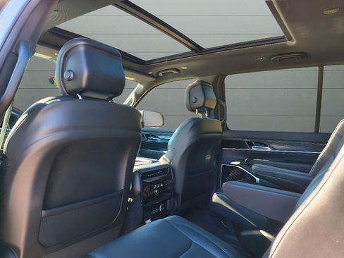 Used 2022 Jeep Wagoneer Series III w/ Premium Group I RWD image 33