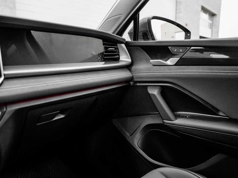 New 2026 Volkswagen Tiguan SE image 31