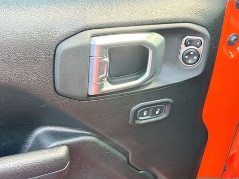 Used 2023 Jeep Gladiator Sport image 19