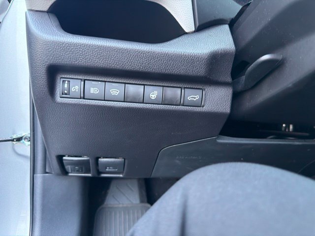 Used 2025 Toyota RAV4 XLE w/ Convenience Package AWD/4WD image 18