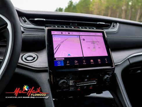 Used 2025 Jeep Grand Cherokee L Limited w/ Black Appearance Package image 14