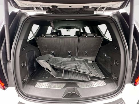 Used 2025 GMC Yukon AT4 w/ LPO, Floor Liner Package image 35