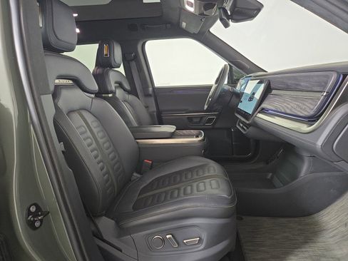 Used 2022 Rivian R1T Launch Edition image 23