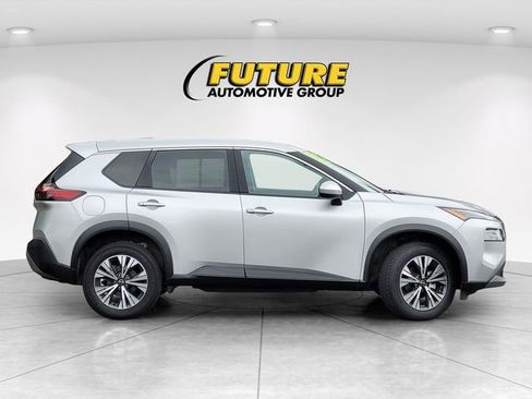 Used 2023 Nissan Rogue SV FWD image 9