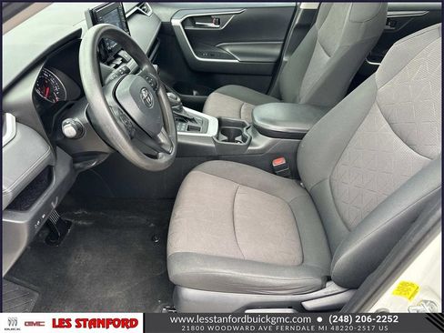 Used 2019 Toyota RAV4 XLE image 21