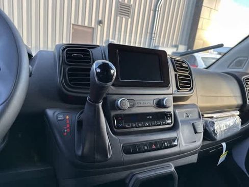 Used 2024 RAM ProMaster 2500 w/ Convenience Group image 8