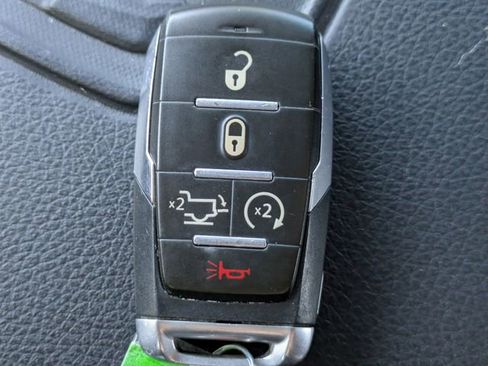 Used 2019 RAM 1500 Laramie image 40