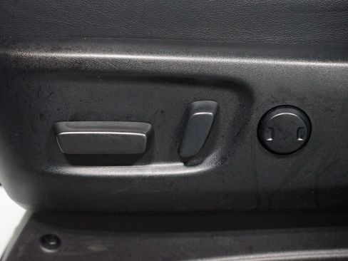 Certified 2020 Toyota Sienna SE FWD image 29
