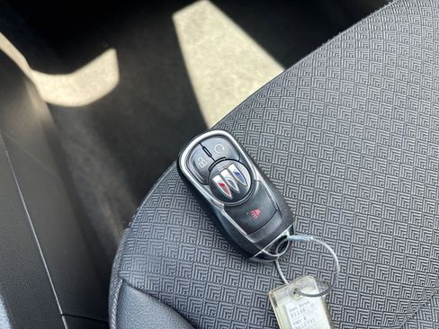 Used 2025 Buick Encore GX Preferred image 21