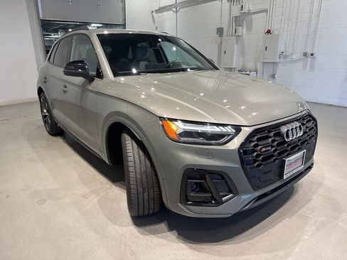 Used 2024 Audi SQ5 Prestige image 3