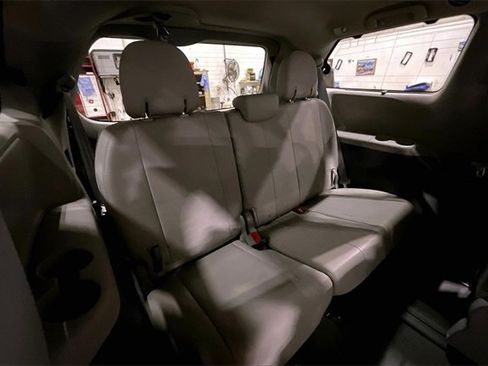 Used 2019 Toyota Sienna XLE image 28