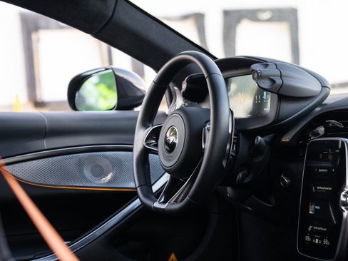 Used 2023 McLaren Artura RWD image 69