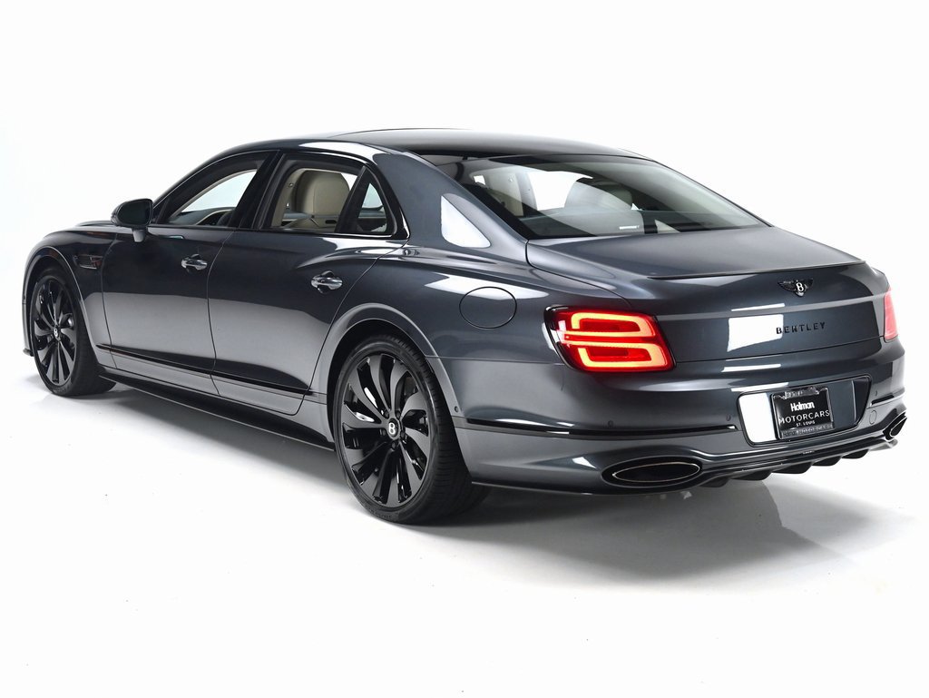 New 2026 Bentley Flying Spur V8 AWD/4WD image 4