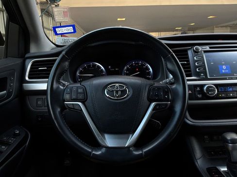 Used 2017 Toyota Highlander Limited FWD image 36