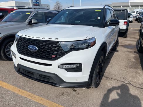 Used 2023 Ford Explorer ST w/ Equipment Group 401A image 3