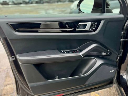 Used 2019 Porsche Cayenne image 11