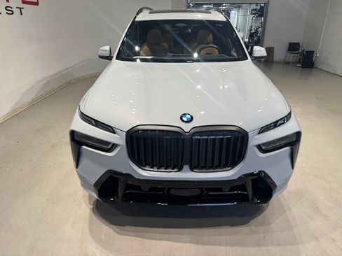 Used 2026 BMW X7 xDrive40i w/ M Sport Package AWD/4WD image 6