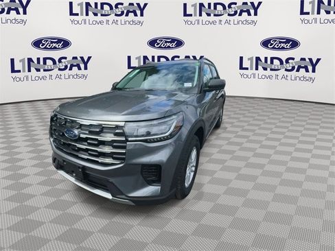 Certified 2025 Ford Explorer Active image 2