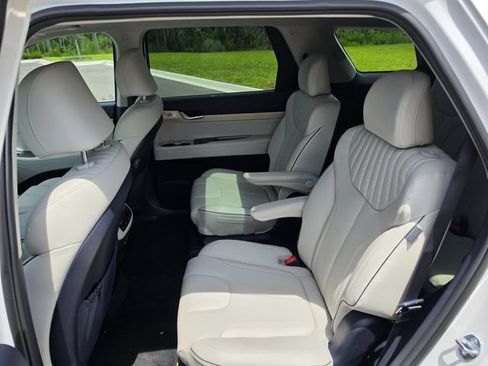 Used 2025 Hyundai Palisade Limited FWD image 10