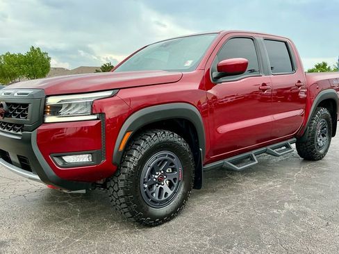 Used 2025 Nissan Frontier PRO-4X image 7