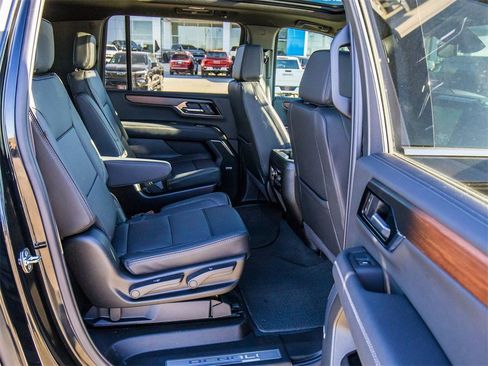 Used 2026 GMC Yukon XL Denali w/ Sun & Power Step Package image 23