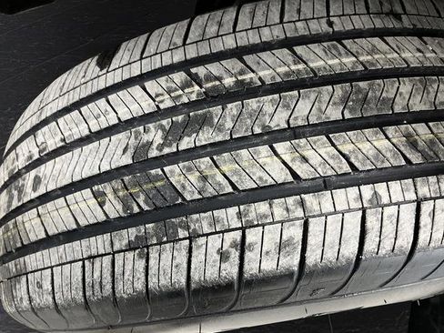 Used 2024 Chevrolet Silverado 1500 LT image 39