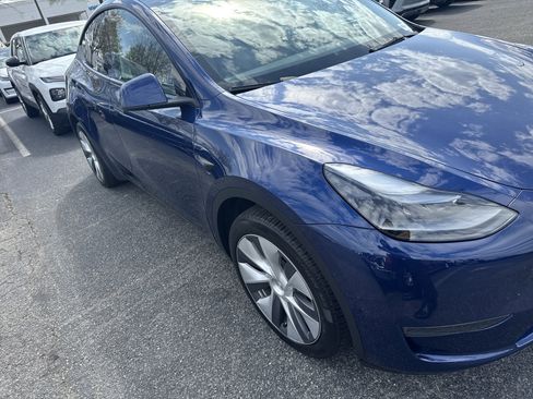 Used 2024 Tesla Model Y Long Range image 2