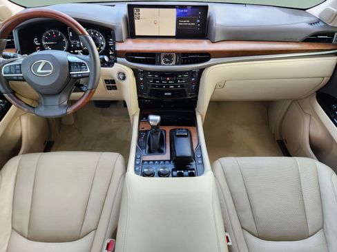 Used 2021 Lexus LX 570 4WD w/ Luxury Package image 28
