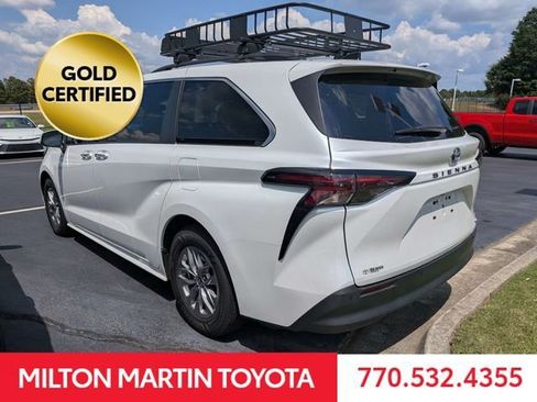 Used 2023 Toyota Sienna XLE FWD image 4