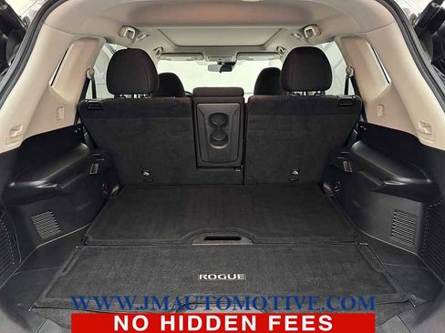 Used 2019 Nissan Rogue SV w/ Sun & Sound Touring Package AWD/4WD image 17