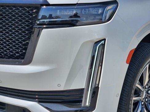Used 2022 Cadillac Escalade Sport Platinum AWD/4WD image 28