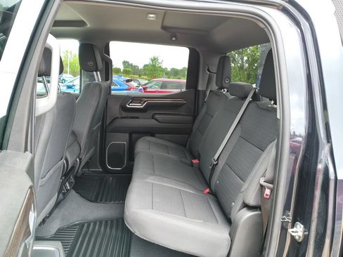 Used 2023 Chevrolet Silverado 1500 LT AWD/4WD image 8
