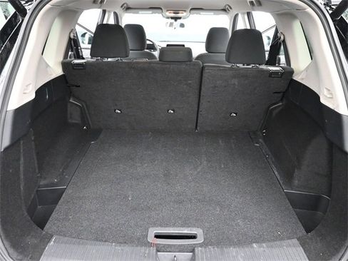 Used 2025 Nissan Rogue SV image 17