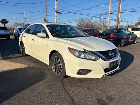 Used 2016 Nissan Altima 2.5 SL w/ 2.5 Technology Package image 9