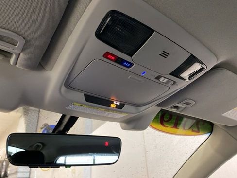 Used 2019 Subaru Outback 2.5i Premium image 18