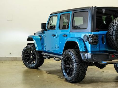 Used 2024 Jeep Wrangler Unlimited w/ Convenience Group AWD/4WD image 36